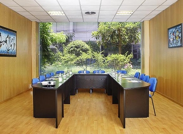 Explore oficinas compartidas en Madrid Centro 50 m², C/ Francisco Giralte 2 - 7 | MatchOffice.es