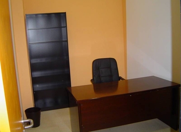 Observe oficinas de coworking en Burgos 42 m², C/ Juan de Ayolas 49 - 1 | MatchOffice