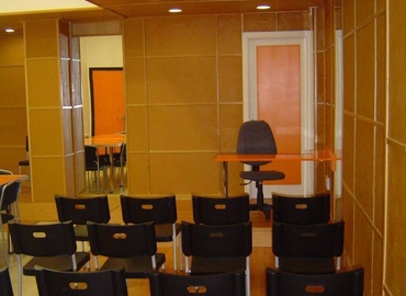 Observe oficinas de coworking en Burgos 42 m², C/ Juan de Ayolas 49 - 0 | MatchOffice.es