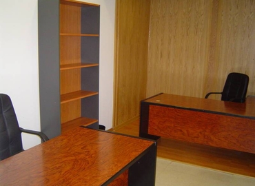 Observe oficinas temporales en Burgos 42 m², C/ Juan de Ayolas 49 - 2 | MatchOffice.es