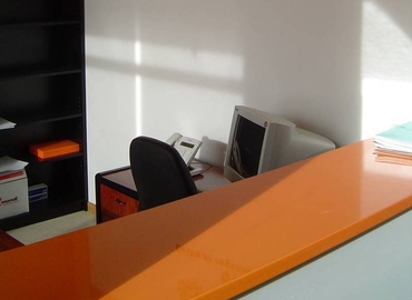 Alquile oficinas temporales en Burgos 42 m², C/ Juan de Ayolas 49 - 4 | MatchOffice.es