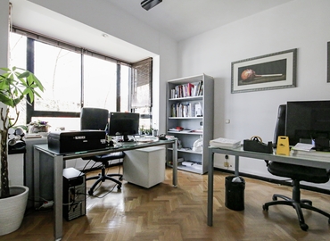 Explore coworking en Madrid Centro 45 m², Cl. Josefa Valcárcel 8 - 4 | MatchOffice