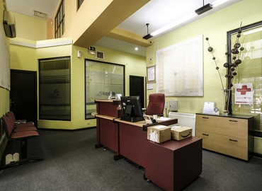 Explore oficinas de coworking en Madrid Centro 44 m², Cl. López de Aranda 35 - 13 | MatchOffice