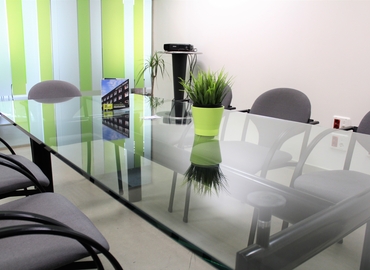 Explore oficinas de coworking en Madrid Centro 56 m², Calle de Manuel Tovar 42 - 3 | MatchOffice