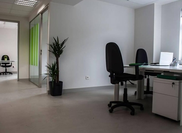 Explore oficinas compartidas en Madrid Centro 56 m², Calle de Manuel Tovar 42 - 9 | MatchOffice.es