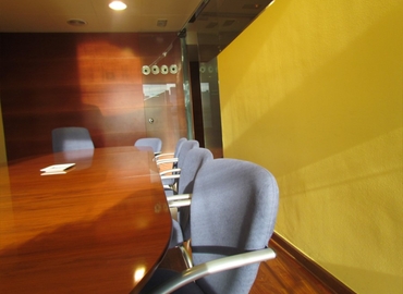 Explore coworking en Granollers 15 m², Condestable de Portugal 43-45 - 9 | MatchOffice