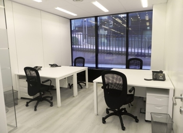 Explore oficinas de coworking en Pozuelo de Alarcón 80 m², Vía de las Dos Castillas 33 - 0 | MatchOffice