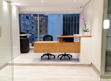 Explore oficinas de coworking en Madrid Salamanca 120 m², Paseo de la Castellana 40 - 6 | MatchOffice.es