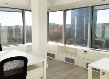 Observe oficinas compartidas en Madrid Salamanca 120 m², Paseo de la Castellana 40 - 4 | MatchOffice