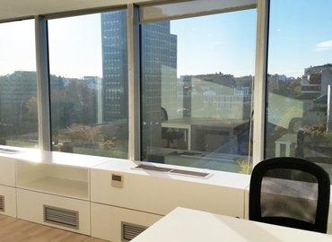 Alquile oficinas de coworking en Madrid Salamanca 120 m², Paseo de la Castellana 40 - 5 | MatchOffice.es