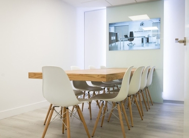 Alquile oficinas compartidas en Madrid Salamanca 120 m², Paseo de la Castellana 40 - 7 | MatchOffice.es