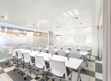 Book a 30 m² Conference space in Madrid Centro, Paseo de la Castellana 79 (28046) - 8 | MatchOffice.com