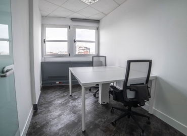 Join comfortable a 250 m² Shared workspace  in Madrid Centro, Glorieta de Cuatro Caminos (28020) - 3 | MatchOffice