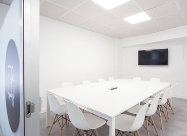 Explore oficinas compartidas en Madrid Chamberi 240 m², Glorieta de Quevedo - 8 | MatchOffice