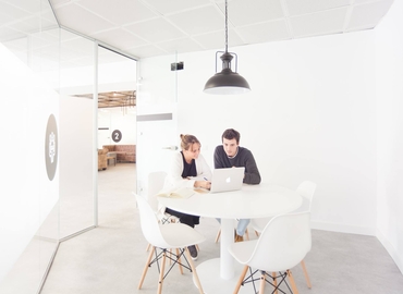 Alquile oficinas compartidas en Madrid Chamberi 240 m², Glorieta de Quevedo - 9 | MatchOffice.es