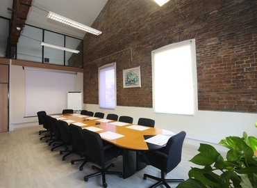 Reserve sala de juntas en Cornellá del Llobregat 200 m², Avenida de los Alpes 48 - 2 | MatchOffice.es