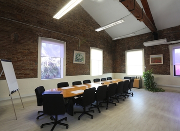 Alquile sala de conferencias en Cornellá del Llobregat 200 m², Avenida de los Alpes 48 - 4 | MatchOffice