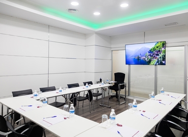 65 m² Conference space in Madrid Tetuán, Avenida de Brasil 6 (28020) - 1 | MatchOffice.com