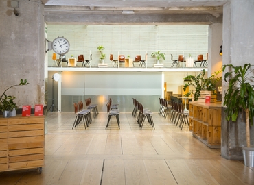 Reserve sala de juntas acogedora en Madrid Centro 330 m², Gobernador - 0 | MatchOffice