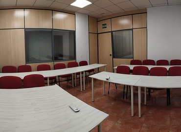 Alquile oficinas de coworking en Málaga 200 m², Calle Luis F Pallardo Peinado 7 - 6 | MatchOffice