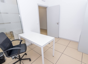 40 m² Coworking space  in Seville, Calle Luis Fuentes Bejarano (41020) - 1 | MatchOffice.com