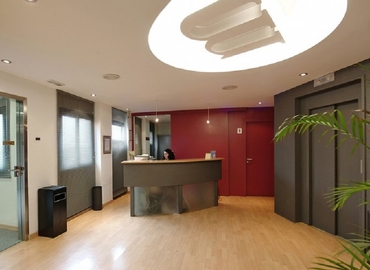 Alquile oficinas de coworking en Málaga 75 m², Calle Palma del Río - 2 | MatchOffice.es