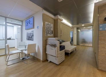 Observe oficinas de coworking en les Corts 70 m², Calle de Beethoven - 9 | MatchOffice.es