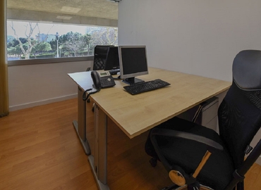 Observe oficinas compartidas en Eixample 80 m², Carrer de Vilamarí - 4 | MatchOffice.es