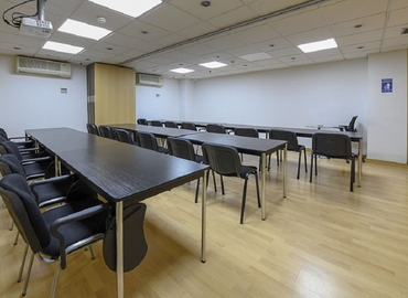 Observe oficinas compartidas en Eixample 80 m², Carrer de Vilamarí - 10 | MatchOffice.es
