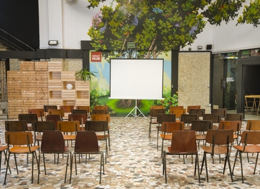 Explore oficinas de coworking en Madrid Centro 2500 m², Alameda - 5 | MatchOffice