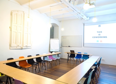 Rent a 41 m² Convention center in Barcelona, Gran Via de les Corts Catalanes 672 (08010) - 1 | MatchOffice