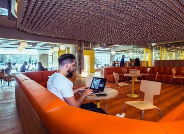 Explore coworking en Madrid Centro 1500 m², Plaza Pablo Ruiz Picasso - 2 | MatchOffice