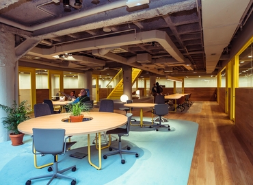 Explore oficinas compartidas en Madrid Centro 1500 m², Plaza Pablo Ruiz Picasso - 3 | MatchOffice