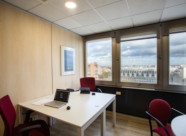 Explore oficinas temporales en Madrid Centro 78 m², Calle Capitán Haya 1 - 21 | MatchOffice.es