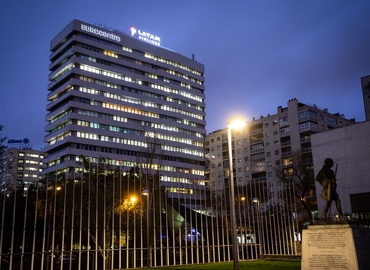 Explore coworking en Madrid Centro 78 m², Calle Capitán Haya 1 - 26 | MatchOffice.es