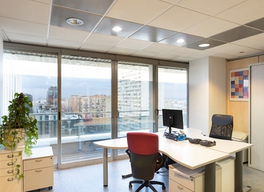 Parque empresarial en alquiler en Madrid Centro 78 m², Calle del Poeta Joan Maragall 1 - 13 | MatchOffice.es