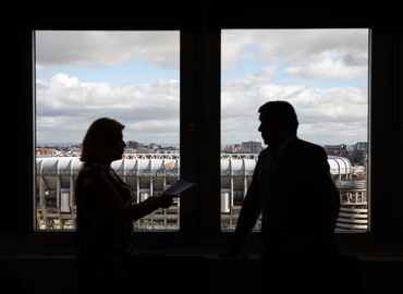 Reserve sala de conferencias en Madrid Centro 48 m², Calle del Poeta Joan Maragall 1 - 12 | MatchOffice