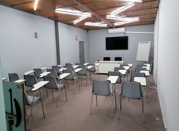 Join suitable a 300 m² Coworking space  in Murcia, C/Alcalde Clemente Garcia 19/5 (30169) - 14 | MatchOffice.com