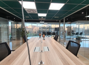 Join suitable a 60 m² Coworking space in Pamplona, Calle de Arcadio María Larraona 1 (31008) - 1 | MatchOffice.com