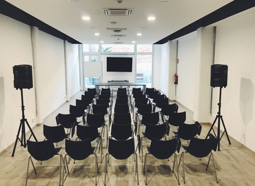 Alquile sala de conferencias equipada en Barcelona 15 m², Calle Gomis 34 - 3 | MatchOffice.es