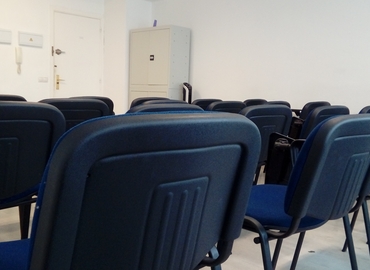 Rent a 32 m² Conference room in Bilbao, Avenida del Ferrocarril (48012) - 1 | MatchOffice