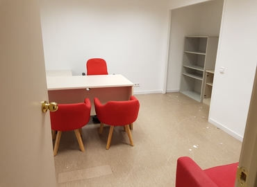 40 m² Business park building available to rent in Barcelona Les Corts, Carrer de Londres (08029) - 2 | MatchOffice.com