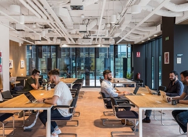 Alquile oficinas temporales en Barcelona 150 m², Carrer de Pallars - 2 | MatchOffice.es