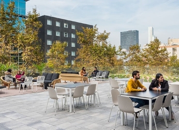 Observe oficinas compartidas en Barcelona 150 m², Carrer de Pallars - 4 | MatchOffice.es