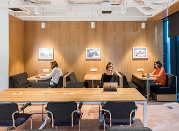 Alquile oficinas de coworking en Barcelona 150 m², Carrer de Pallars - 10 | MatchOffice.es