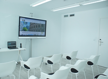 Book a 25 m² Conference space in Valencia, Carrer de Colón 4 (46004) - 1 | MatchOffice.com