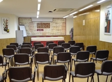 Elija sala de juntas equipada en Ciudad Real 25 m², Calle Toledo - 1 | MatchOffice.es