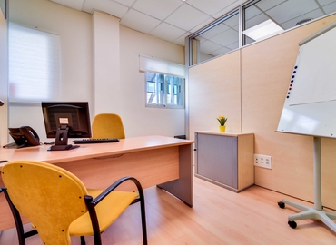 Parque empresarial en alquiler en Madrid Centro 28 m², Calle Isabel Colbrand 10-12 Plt 5 Ofic 151 - 16 | MatchOffice