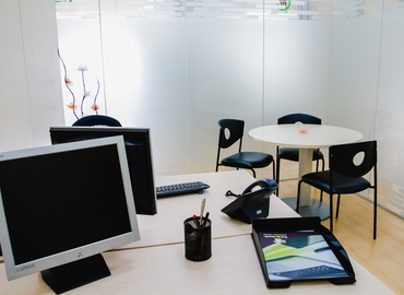Centros de oficinas disponible para alquilar en Madrid Centro 28 m², Calle Isabel Colbrand 10-12 Plt 5 Ofic 151 - 30 | MatchOffice
