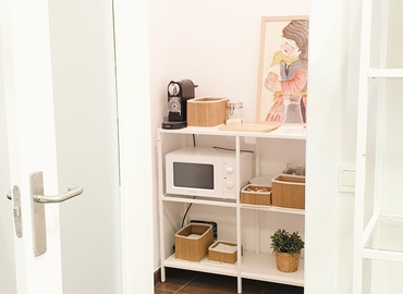Oficina comercial disponible para alquilar en Burgos 12 m², Calle Santa Águeda 40 - 3 | MatchOffice.es